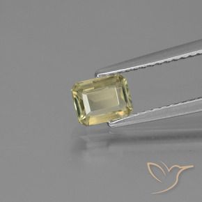 0.78カラットの天然ライトイエロー色が変わるダイアスポア、八角形 / エメラルドカット、VS