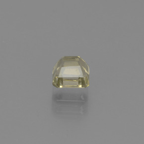 0.71カラットの天然グリーン〜ピンクカラーチェンジダイアスポア（4.8×4.6 mm・エメラルドカット）