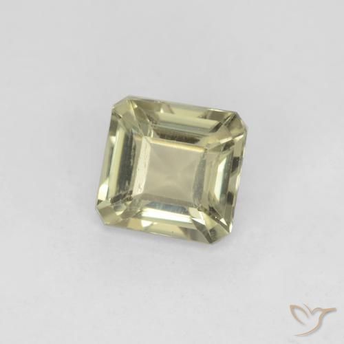 0.80カラットの天然薄いイエローカラーチェンジダイアスポア（5.4×5.2 mm・エメラルドカット）