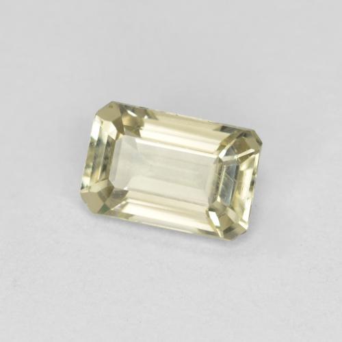 0.62カラットの天然非常に薄い黄色カラーチェンジダイアスポア（6.1×4 mm・エメラルドカット）
