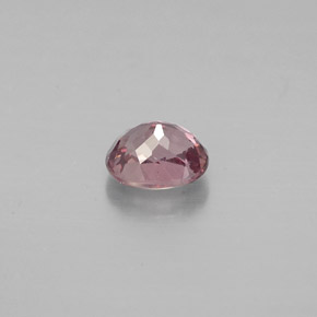 0.58カラットの天然ピンクがかったローズ〜レッドピンクカラーチェンジガーネット（5.2×4.2 mm・オーバルカット）
