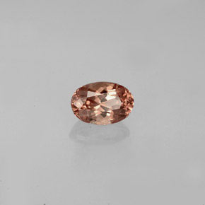0.70カラットの天然ピンクがかったローズ〜レッドピンクカラーチェンジガーネット（6.1×4.1 mm・オーバルカット）