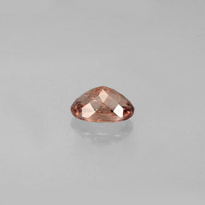 0.70カラットの天然ピンクがかったローズ〜レッドピンクカラーチェンジガーネット（6.1×4.1 mm・オーバルカット）