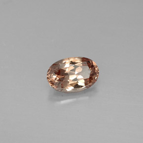 0.61カラットの天然茶色がかったローズ〜レッドカラーチェンジガーネット（6.1×4 mm・オーバルカット）