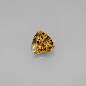 0.85カラットの天然緑がかった茶〜レッドピンクカラーチェンジガーネット（5.6×5.6 mm・トリリアント）
