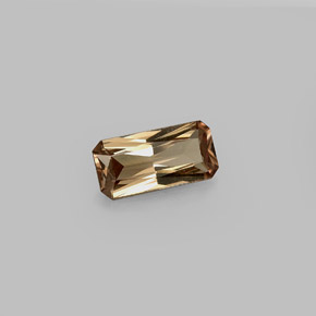 1.28カラットの天然緑がかった茶〜レッドピンクカラーチェンジガーネット（9.1×4.5 mm・エメラルドカット）