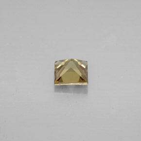0.49カラットの天然緑がかった茶〜オレンジカラーチェンジガーネット（4.2×4.2 mm・四角）