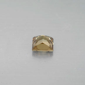 0.50カラットの天然ゴールデンブラウン〜オレンジカラーチェンジガーネット（4.2×4.2 mm・四角）