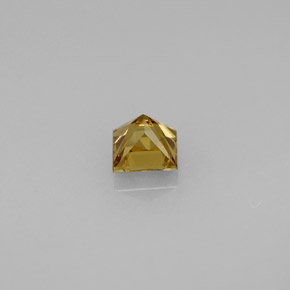 0.55カラットの天然緑ががかったブラウンからオレンジカラーチェンジガーネット、四角形、VVS-VS