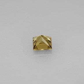 0.54カラットの天然緑がかった茶〜レッドピンクカラーチェンジガーネット（4.2×4.2 mm・四角）