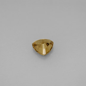 0.68カラットの天然ゴールデンブラウン〜オレンジカラーチェンジガーネット（5.4×5.3 mm・トリリアント）