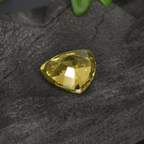 0.64カラットの天然濃いゴールドカラーチェンジガーネット（5.5×5.4 mm・トリリアント）