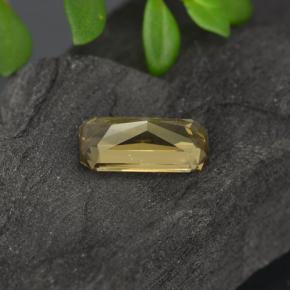 0.78カラットの天然アースゴールデンカラーチェンジガーネット（7.1×3.5 mm・エメラルドカット）