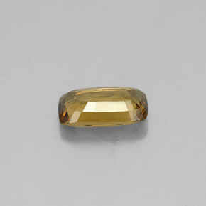 1.11カラットの天然ゴールデンブラウンカラーチェンジガーネット（7.8×4.8 mm・クッションカット）