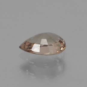 0.48カラットの天然ゴールドカラーチェンジガーネット（5.9×4 mm・洋梨の形）