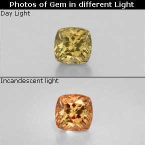 0.50カラットの天然ゴールドブラウンからオレンジカラーチェンジガーネット、クッションカット、VS