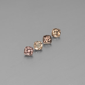 自然派の商品を探す 1.83ct ゴールドブラウンからオレンジ カラーチェンジガーネット 宝石, クッションカット, マダガスカル からGemSelectで. 在庫あり、世界各国へ発送!