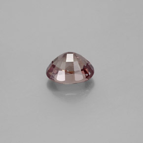 1.16カラットの天然ゴールデンブラウン〜ピンクカラーチェンジガーネット（6.6×5.3 mm・オーバルカット）