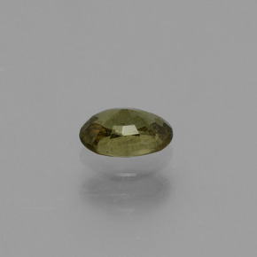 0.63カラットの天然ゴールデンイエローカラーチェンジガーネット（6×4.1 mm・オーバルカット）
