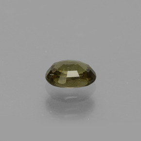 0.69カラットの天然ゴールデンイエローカラーチェンジガーネット（5.9×4.3 mm・オーバルカット）