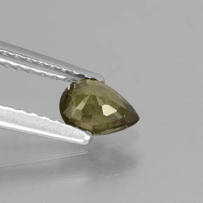 0.50カラットの天然緑がかった茶〜レッドピンクカラーチェンジガーネット（5.6×4.3 mm・洋梨の形）