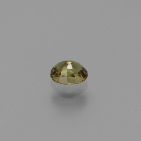 0.55カラットの天然グリーン〜レッドピンクカラーチェンジガーネット（5×4 mm・オーバルカット）
