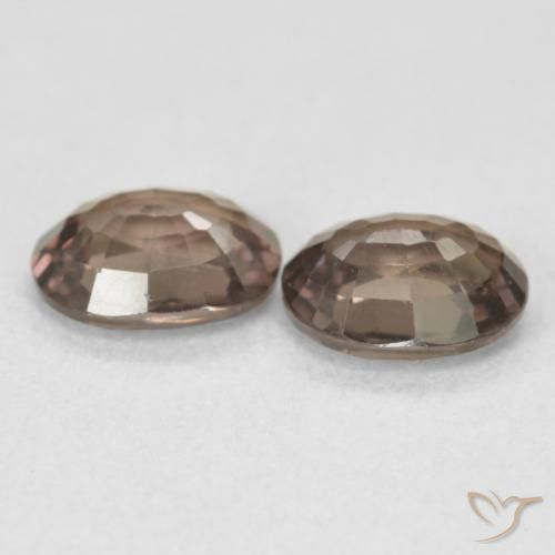 Shop natural 2.23ct ミディアムライトブラウン カラーチェンジガーネット gems, 楕円形, from マダガスカル at GemSelect. In stock, global shipping!
