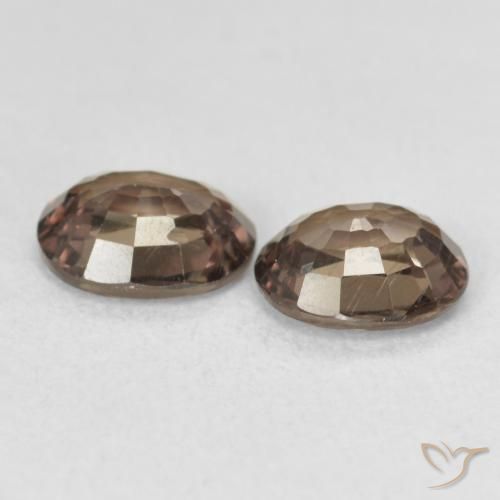 Shop natural 2.05ct ミディアムライトブラウン カラーチェンジガーネット gems, 楕円形, from マダガスカル at GemSelect. In stock, global shipping!