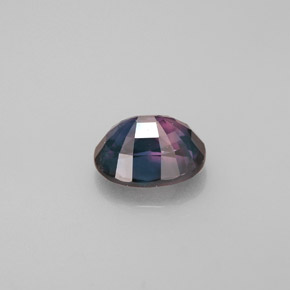 1.52カラットの天然マルチカラーカラーチェンジサファイア（7.3×5.8 mm・オーバルカット）