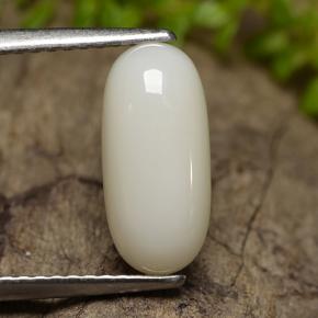 2.50カラットの天然マルチカラーホワイトサンゴ（12.1×5.6 mm・オーバルカット）