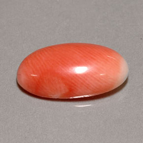 2.85カラットの天然ホワイトサーモンサンゴ（13×7.7 mm・オーバルカット）