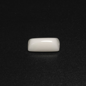 1.98カラットの天然ホワイトサンゴ（10.8×5.2 mm・バゲット）