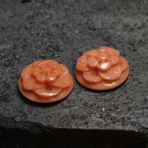 5.05カラットの天然ミディアムピンクサンゴ（9.9×4.6 mm・フラワーカット）