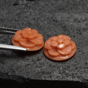 5.05カラットの天然ミディアムピンクサンゴ（9.9×4.6 mm・フラワーカット）