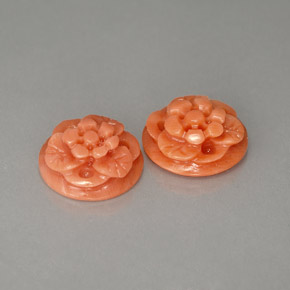 カラットの天然サーモンサンゴ（10×4.4 mm・ファンシーシェイプ）