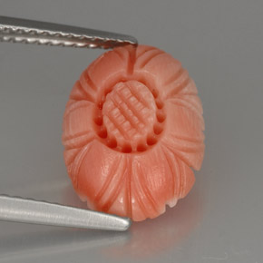 2.52カラットの天然Salmon Pink  サンゴ（13.3×9.6 mm・フラワーカット）