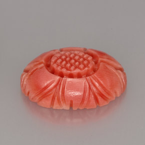 3.97カラットの天然サーモンサンゴ（13.5×9.6 mm・ファンシーシェイプ）