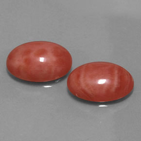 カラットの天然サーモンサンゴ（14×10 mm・オーバルカット）