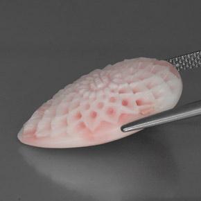 13.69カラットの天然ピンクサンゴ、ファンシーシェイプ、オペーク