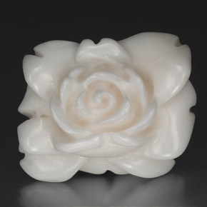 27.83カラットの天然ホワイトサンゴ、ファンシーシェイプ、オペーク