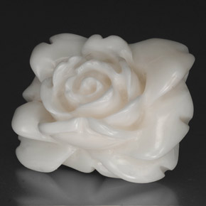 27.83カラットの天然ホワイトサンゴ、ファンシーシェイプ、オペーク