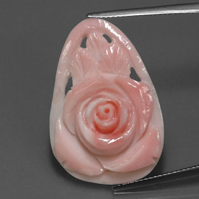 12.52カラットの天然ピンクサンゴ（29.5×20.1 mm・ファンシーシェイプ）