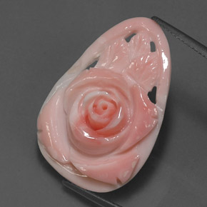 12.52カラットの天然ピンクサンゴ（29.5×20.1 mm・ファンシーシェイプ）