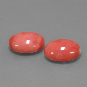 カラットの天然ホワイトサーモンサンゴ（11.2×9.1 mm・オーバルカット）