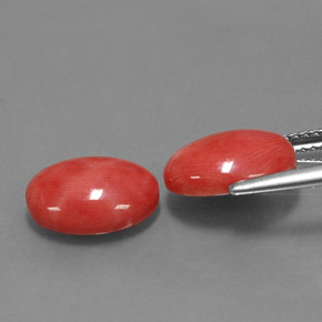 カラットの天然ホワイトサーモンサンゴ（11.1×9.1 mm・オーバルカット）