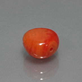 2.25カラットの天然サーモンサンゴ（7.9×7.7 mm・ファンシーシェイプ）