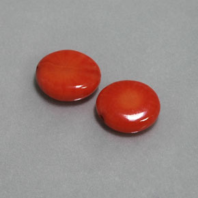 カラットの天然サーモンサンゴ（9×7.8 mm・ファンシーシェイプ）