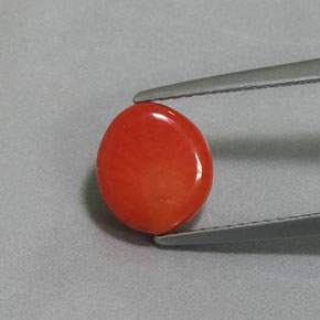 2.12カラットの天然サーモンサンゴ（8.8×7.8 mm・ファンシーシェイプ）