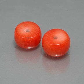 カラットの天然サーモンサンゴ（8.5×5.3 mm・ファンシーシェイプ）
