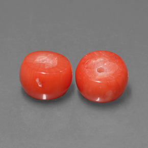 カラットの天然サーモンサンゴ（8.3×5.3 mm・ファンシーシェイプ）